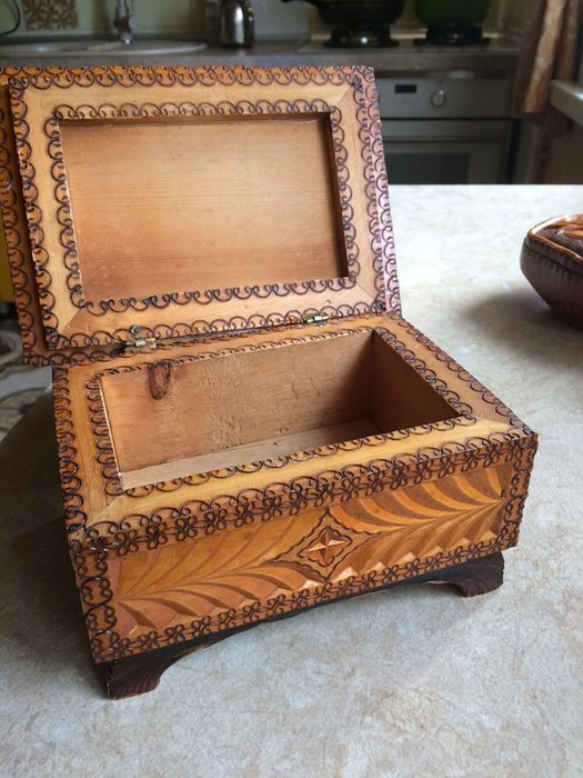 Продам шкатулку.