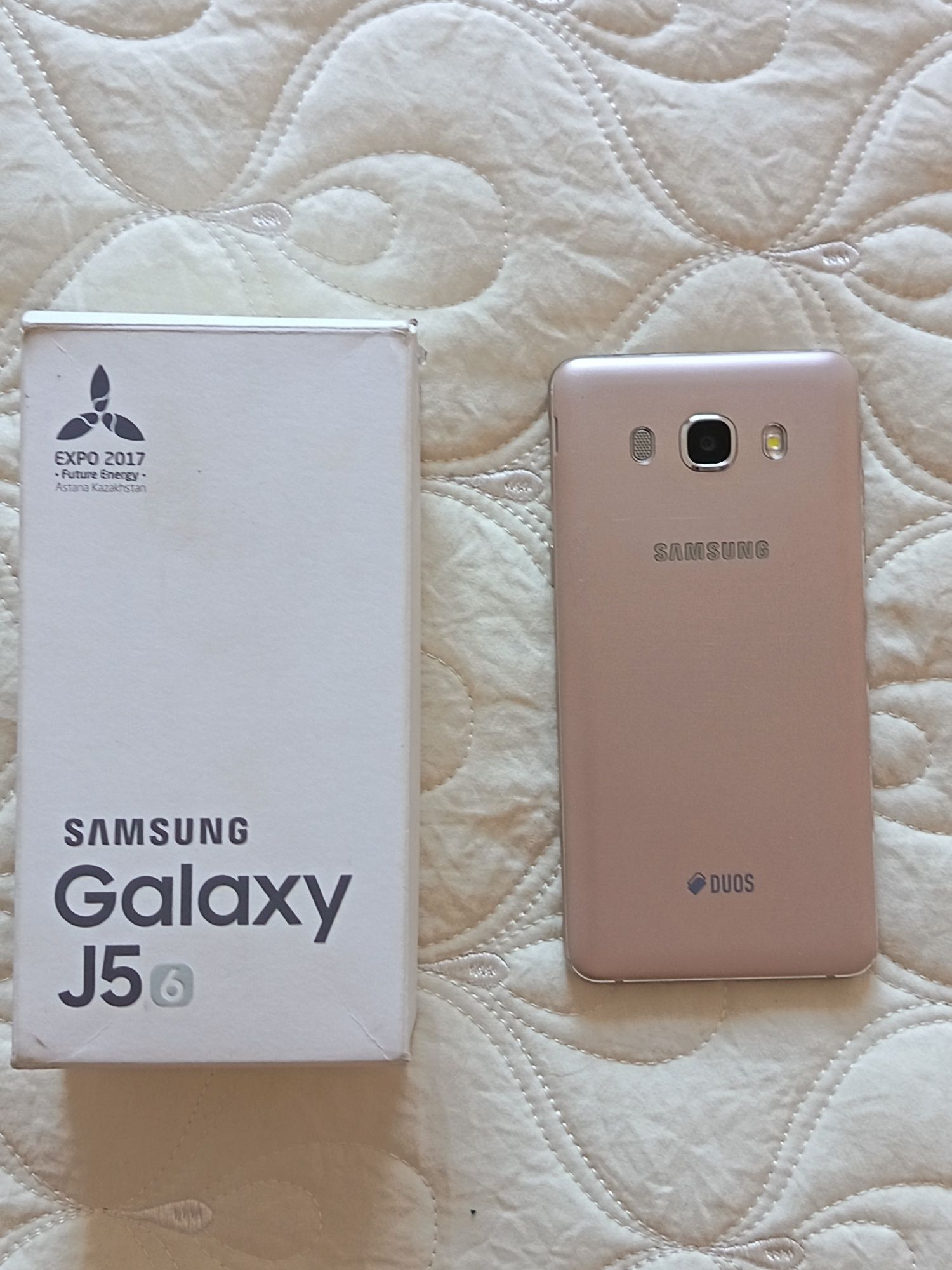 Продам Samsung  GalaxyJ5 (2016)