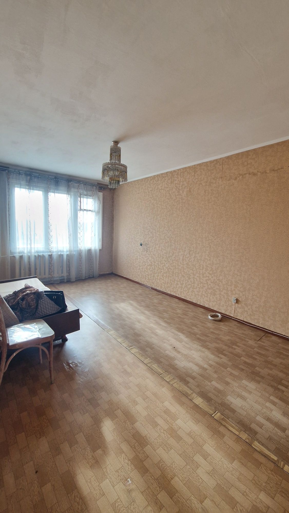 Продам 1,5 на Ивушке,ул.Виноградова 23,S=33 кв.м.Этаж 5/5