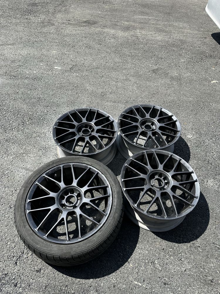 Продам диски R17 с резиной разболтовка 5*100