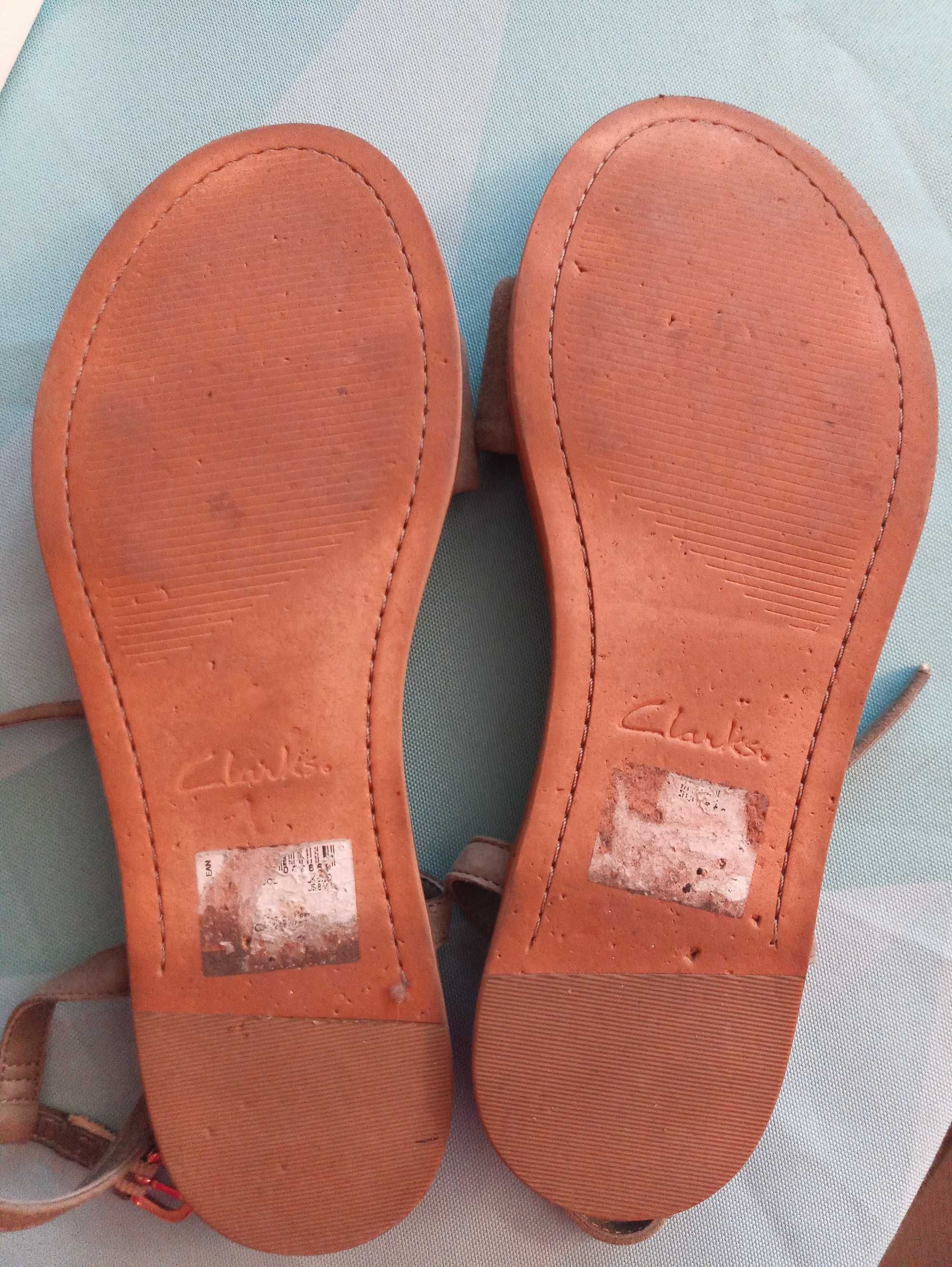 Сандалии цвета хаки Clarks, Great Britain, замша, 24-24,5 см