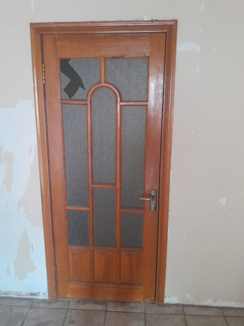 Продам двери, натуральное дерево