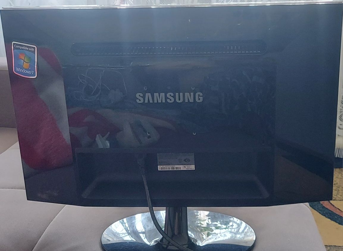 Монитор Samsung p2350