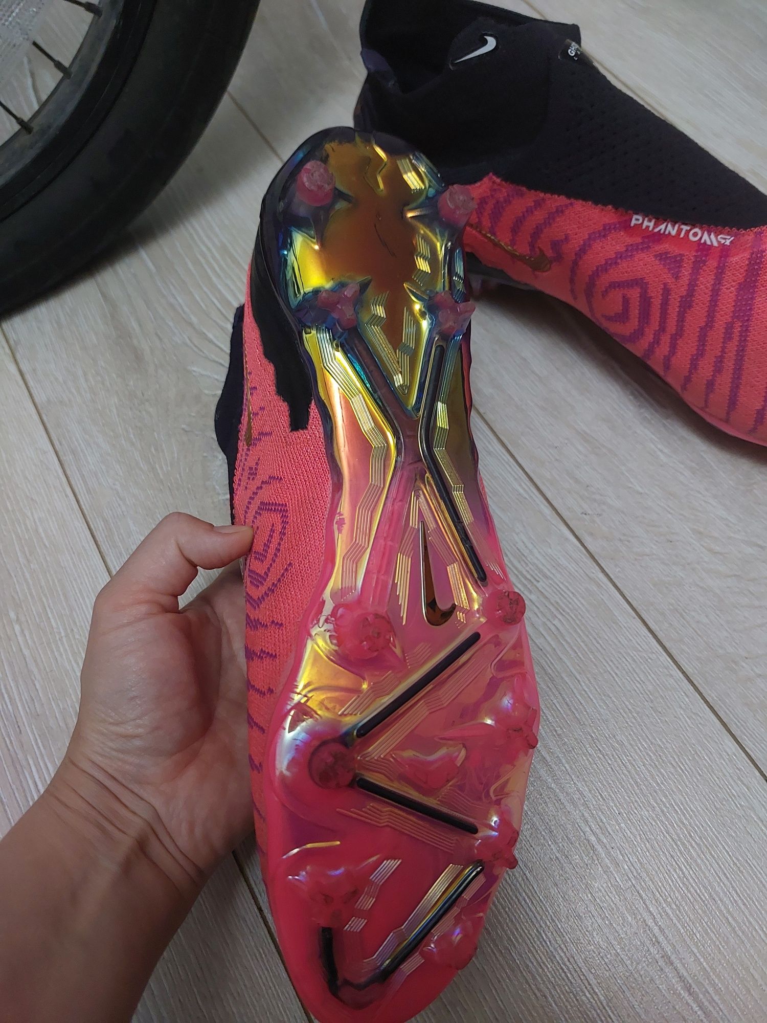 Футбольные бутсы Nike