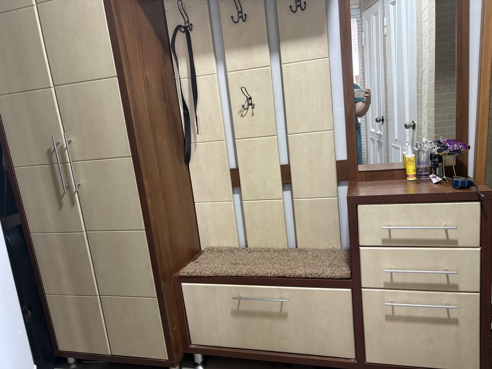 Продам  прихожую