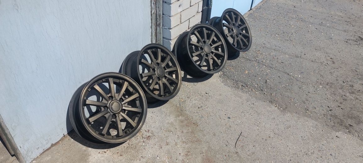Легкосплавные диски R15  DIA67.1  ET 35  J6