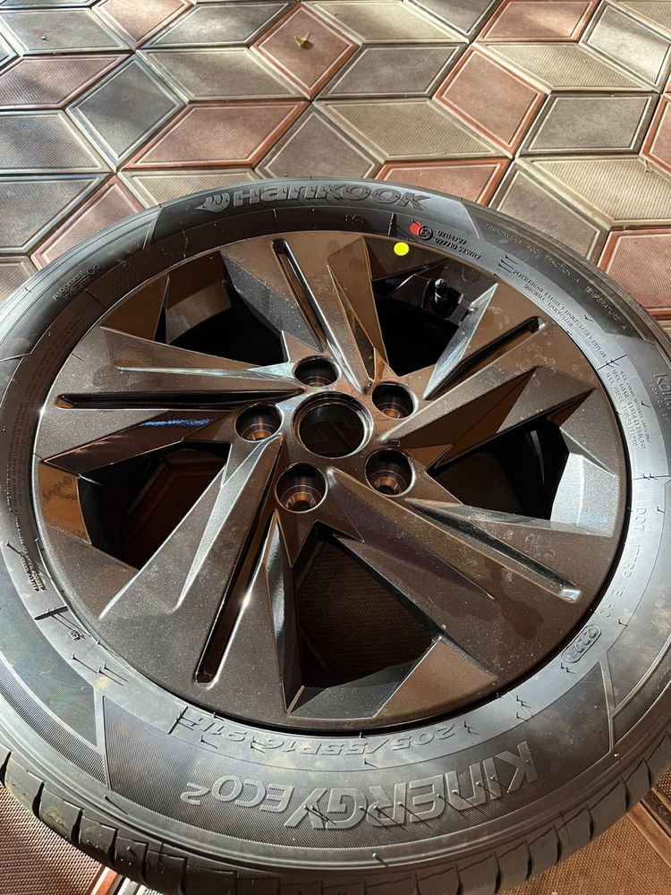 Диск с резиной Hyundai Elantra