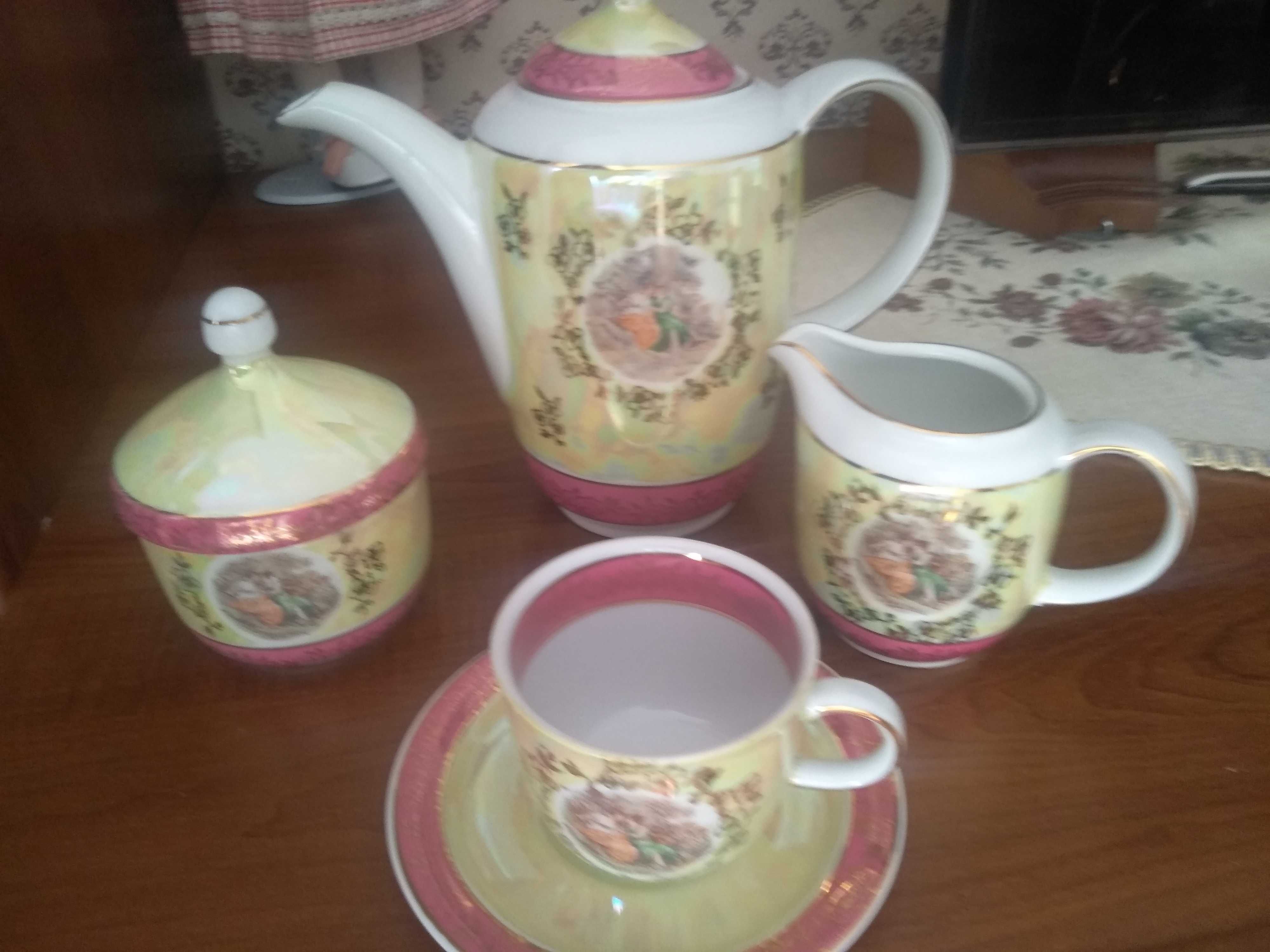 Мадонна сервиз кофейный