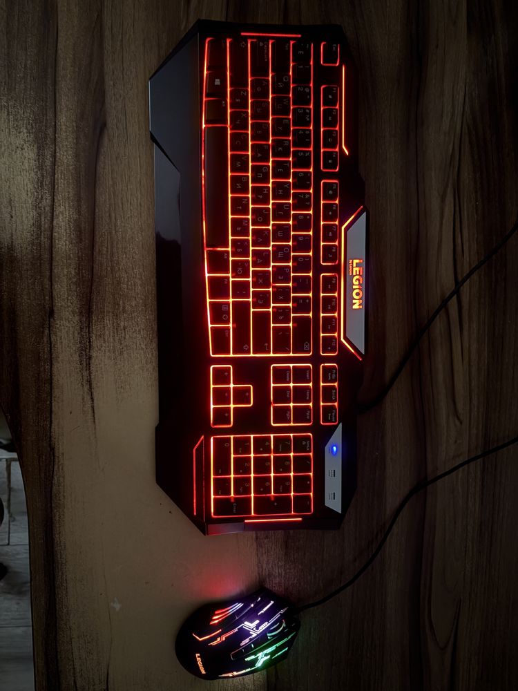 Игровая клавиатура и мышь Lenovo Legion