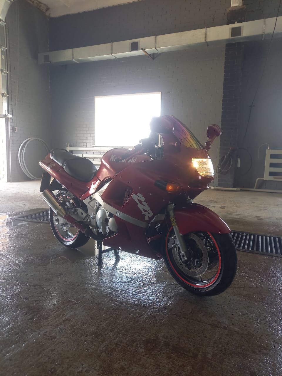 Продам мотоцикл KAWASAKI ZZR 400