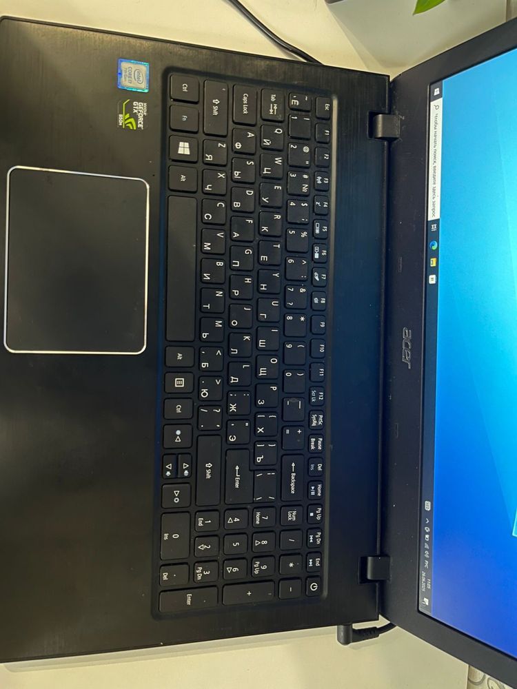 Ноутбек Acer с сумкой
