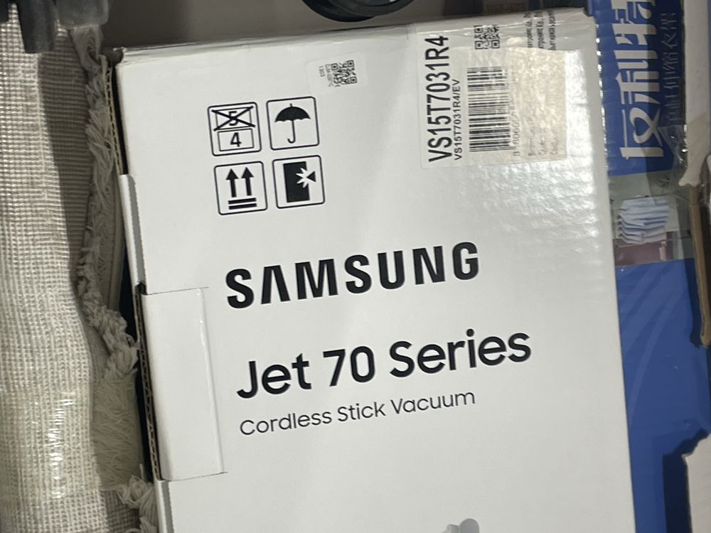 Пылесос вертикальный Samsung jet 70