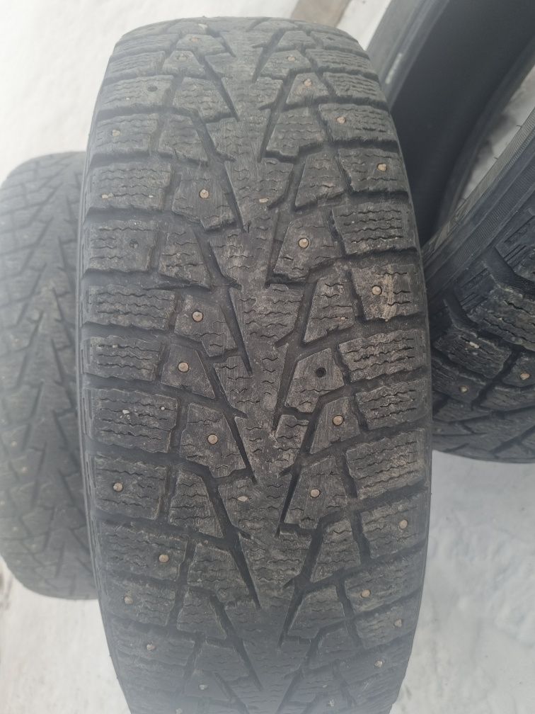 Продам зимние шины MAXXIS 225/65 R17