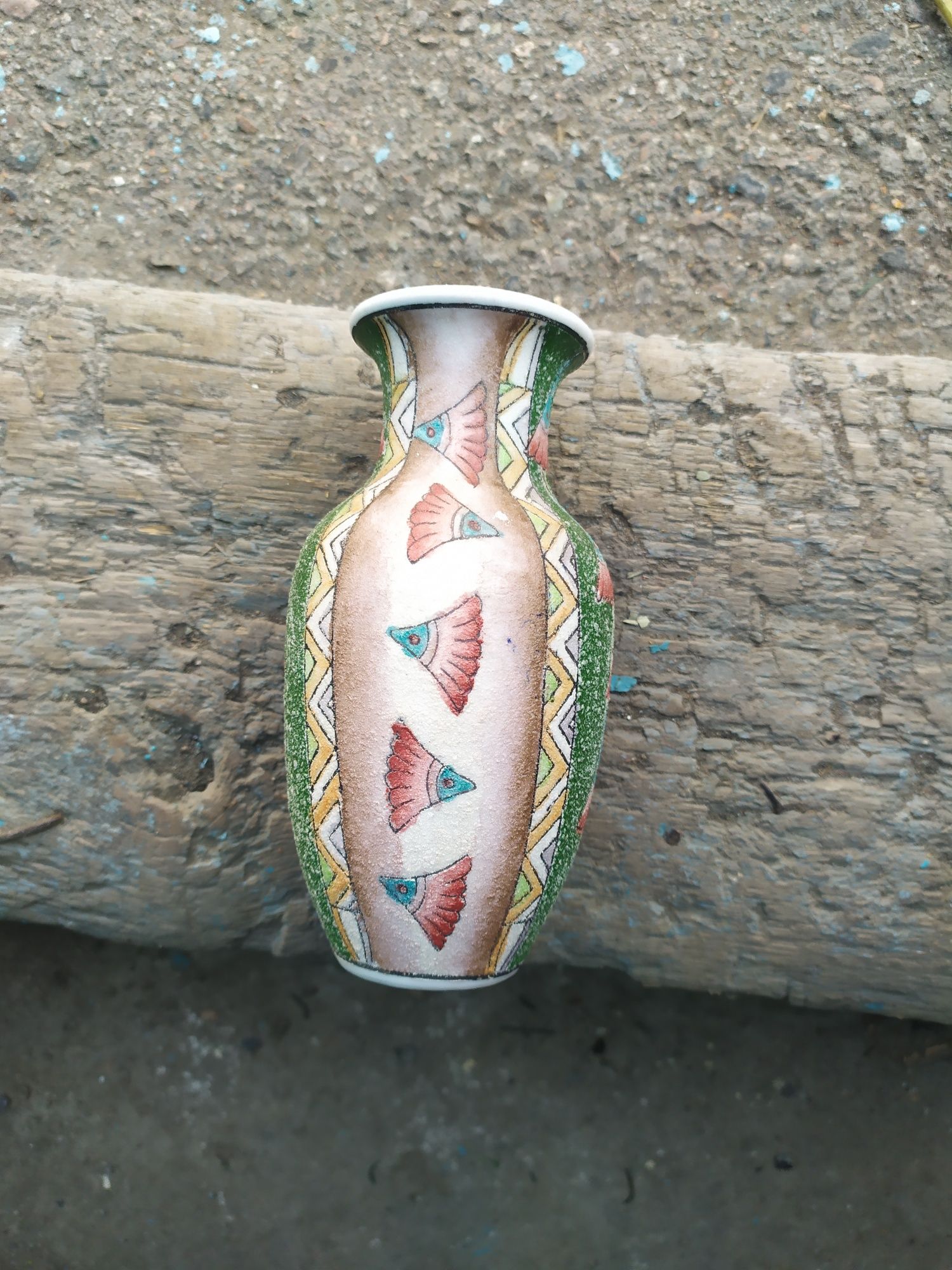 Продам небольшую вазочку.