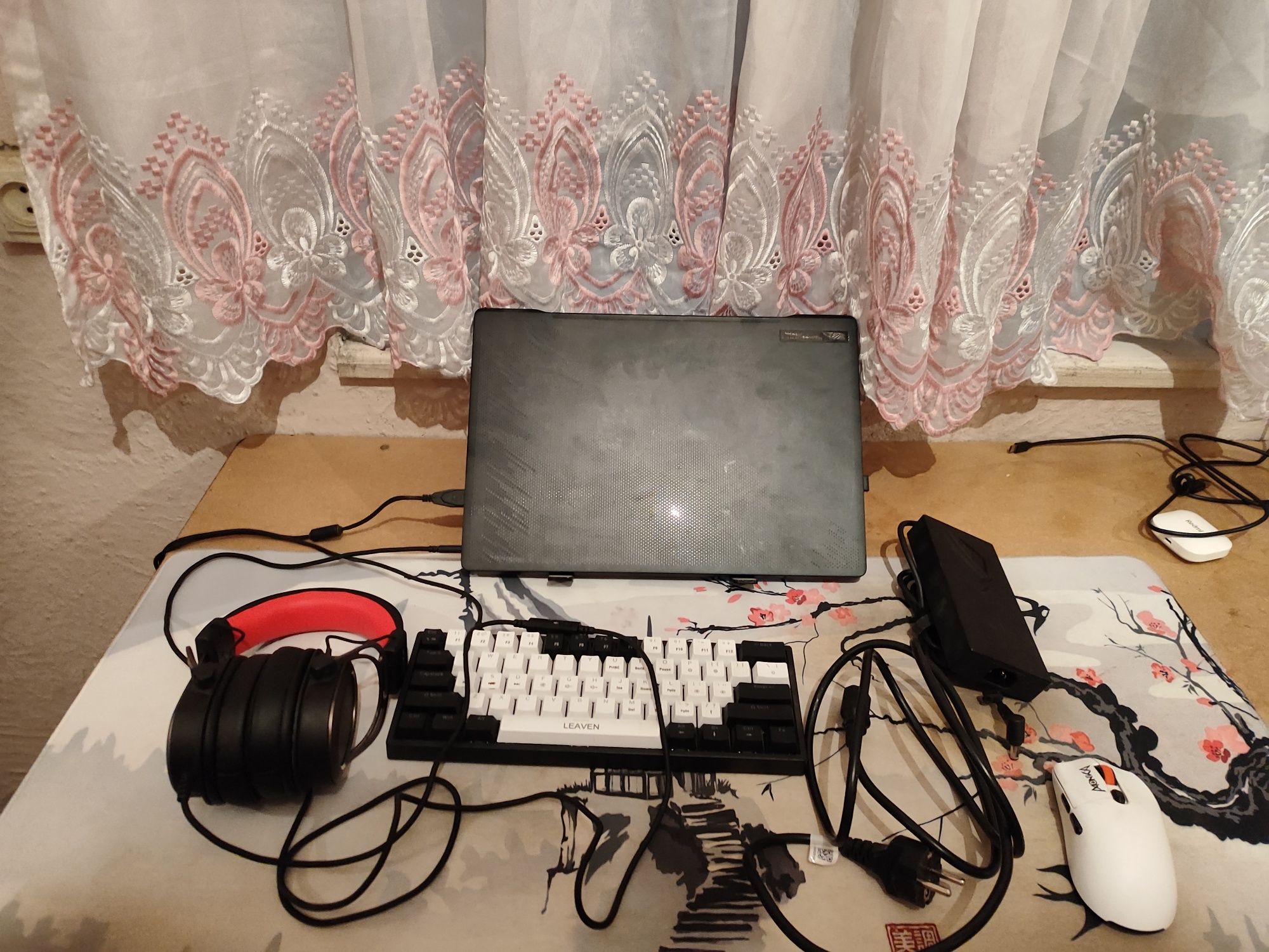 Продается комплект ноутбук asus rog Zephyrus m16. Шымкент