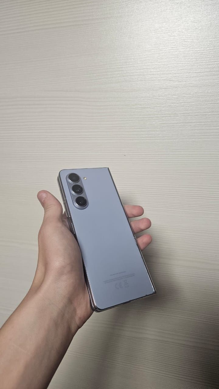 Продам z fold 5 256