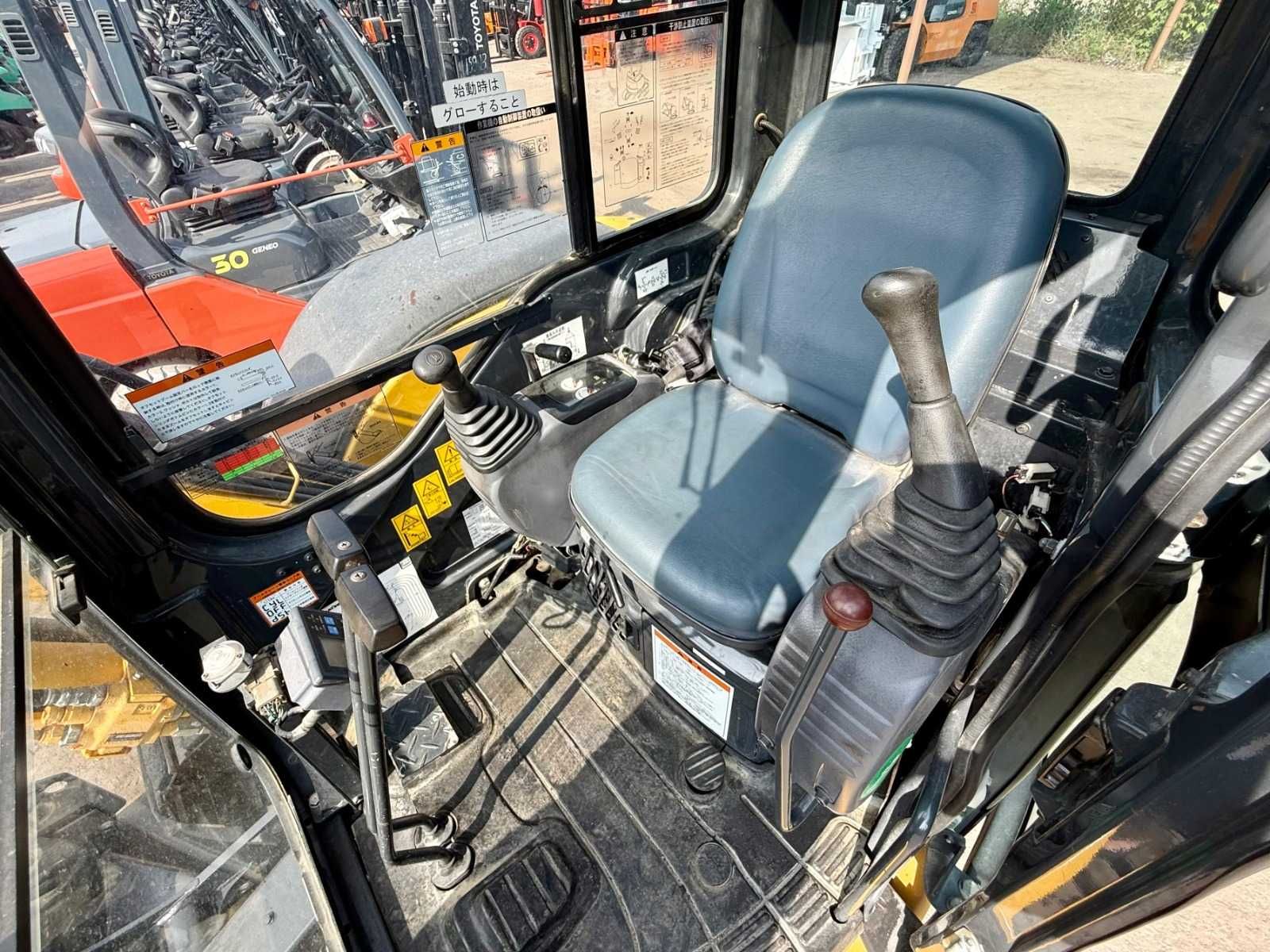 Komatsu PC30UU-5 Японский Мини-экскаватор с кабиной