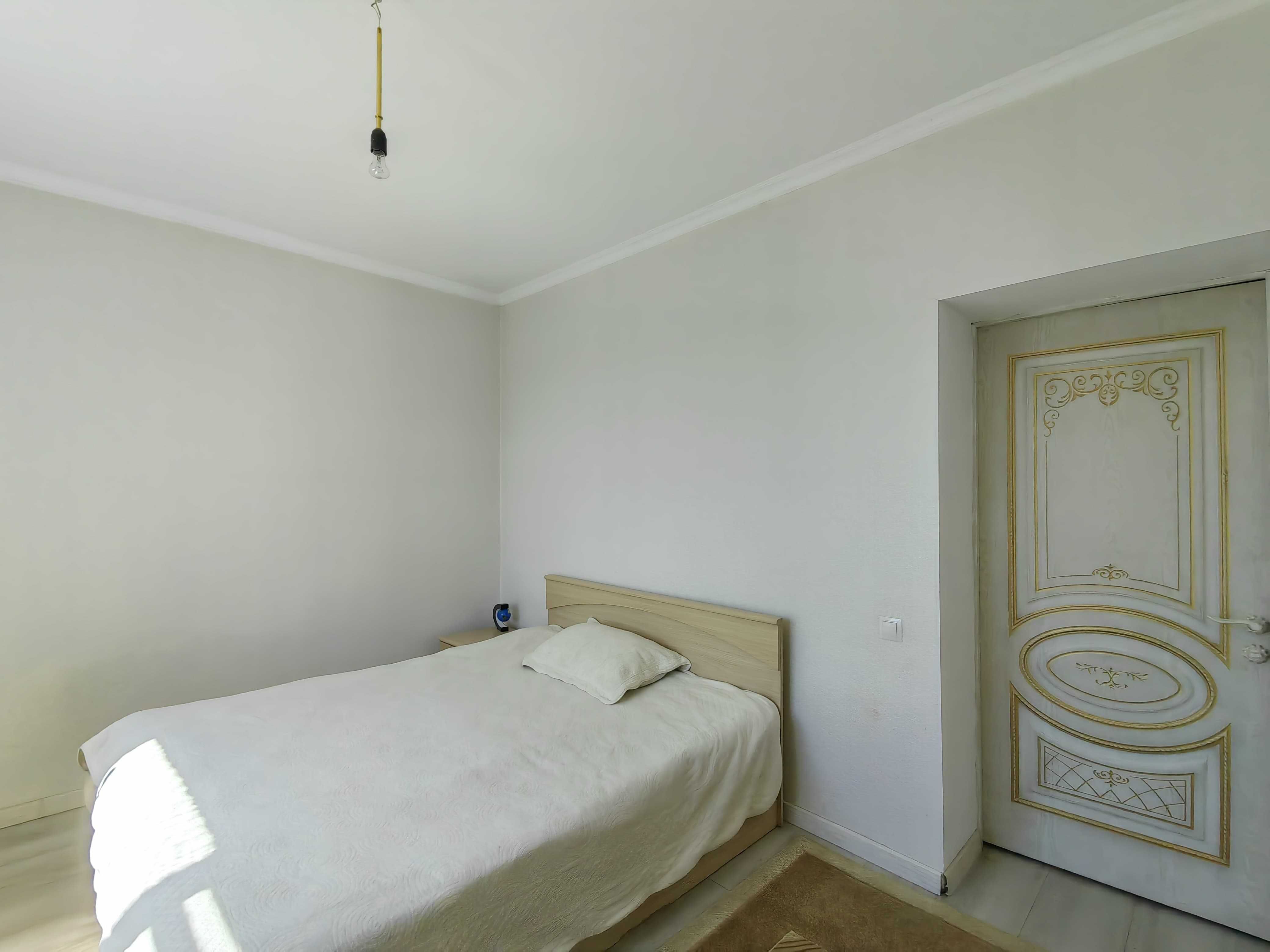 Двухэтажный шестикомнатный дом 170 м² с гаражом и зем уч 9с мкр Кунгей