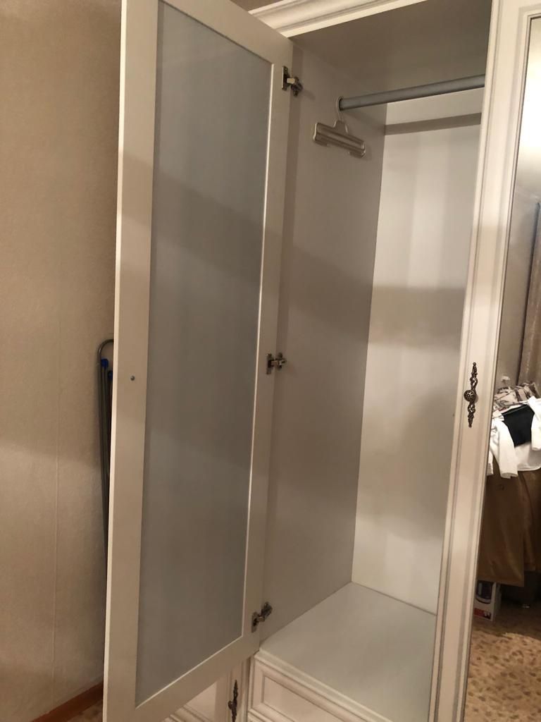 Шкаф плательный белый