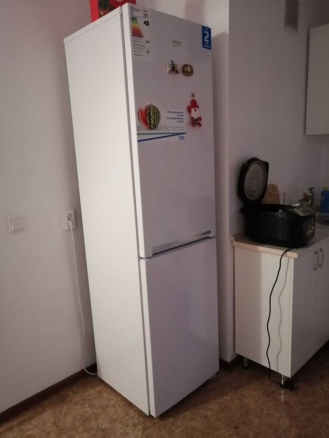 Холодильник веко