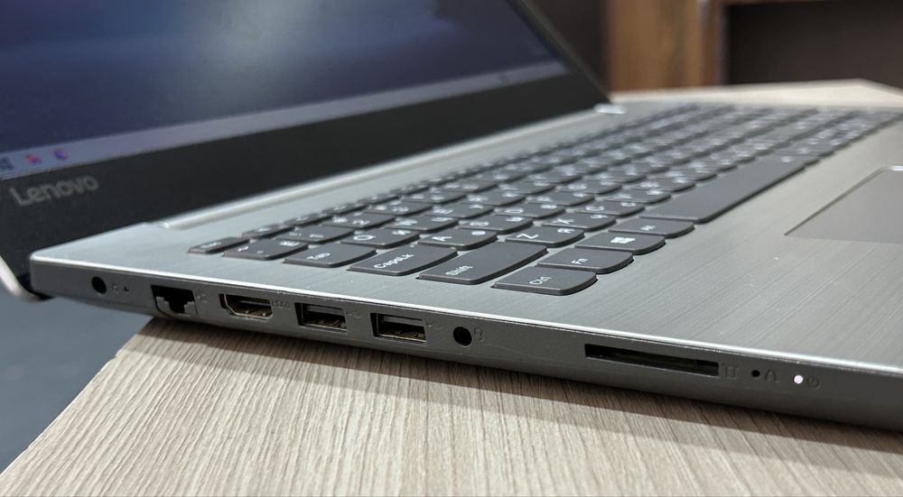 Ноутбук Lenovo SSD в отличном состояний