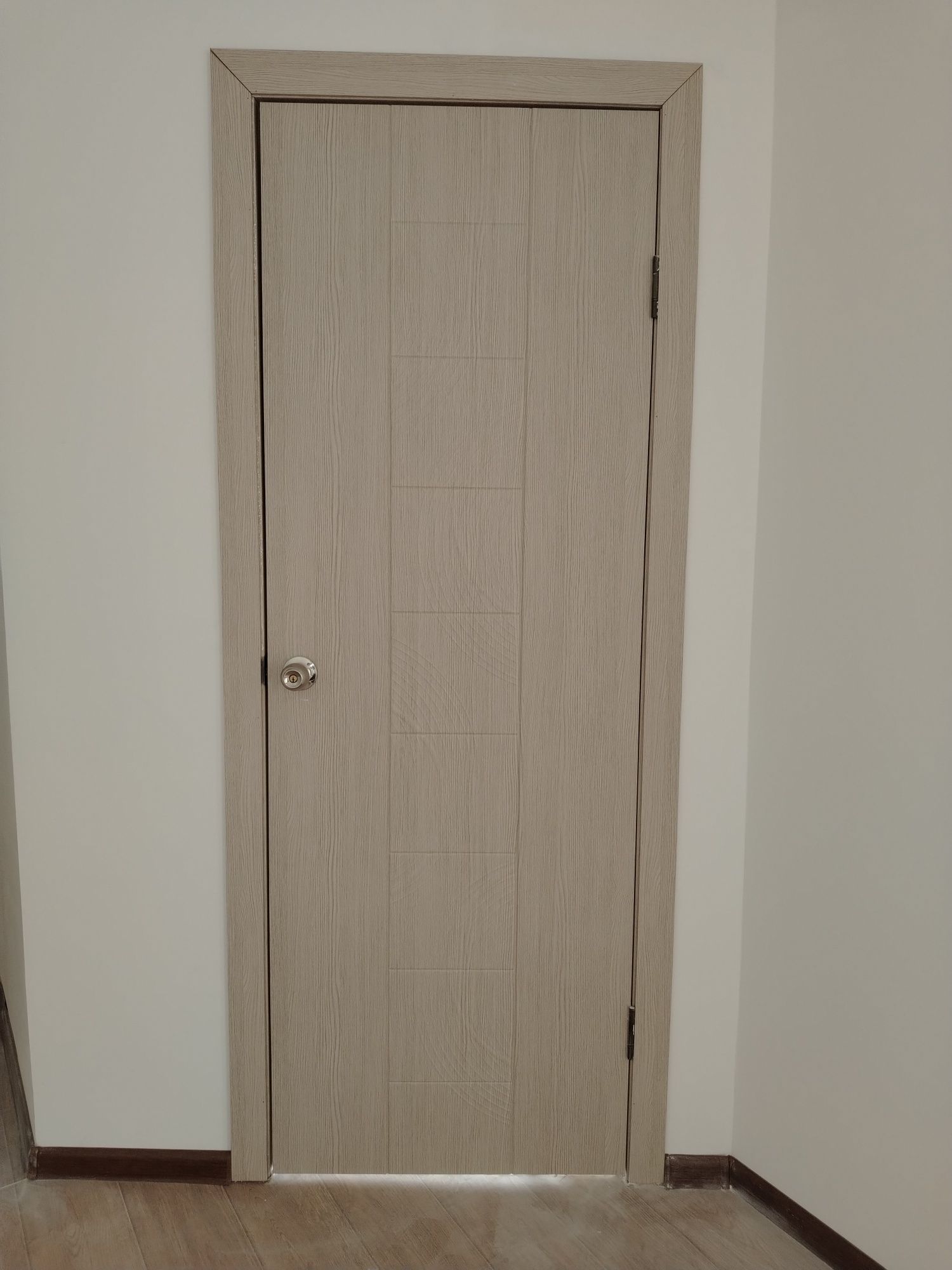 Продам межкомнатные двери р-80
