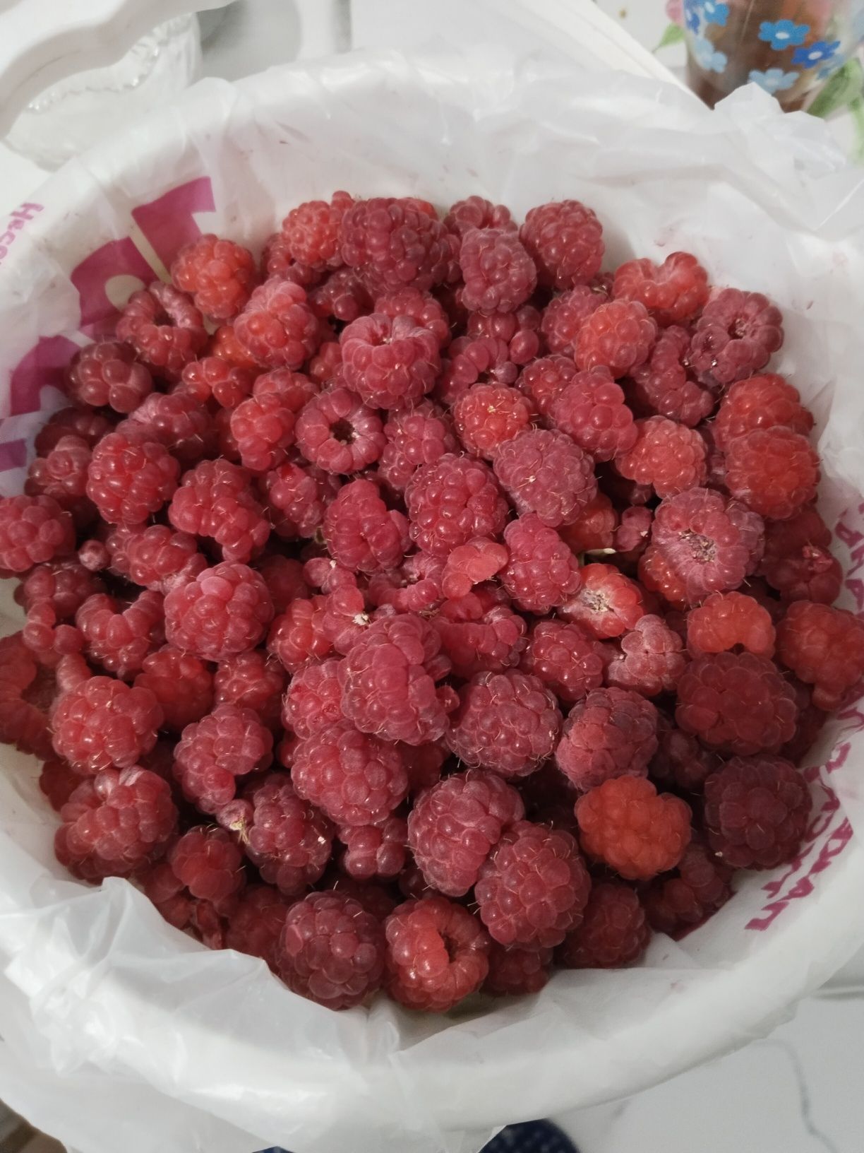 Продаю замароженую горную ,сладкую малину.