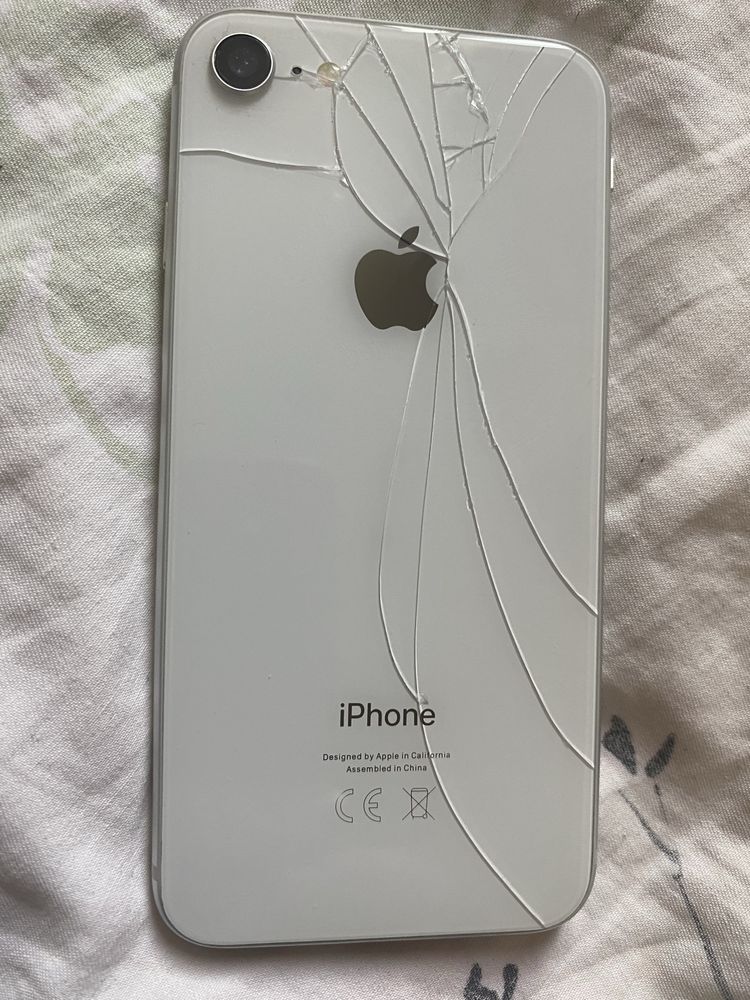 iPhone 8 white 64GB