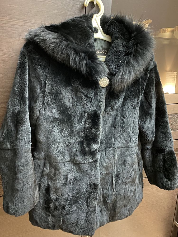 Продам шубу черного цвета
