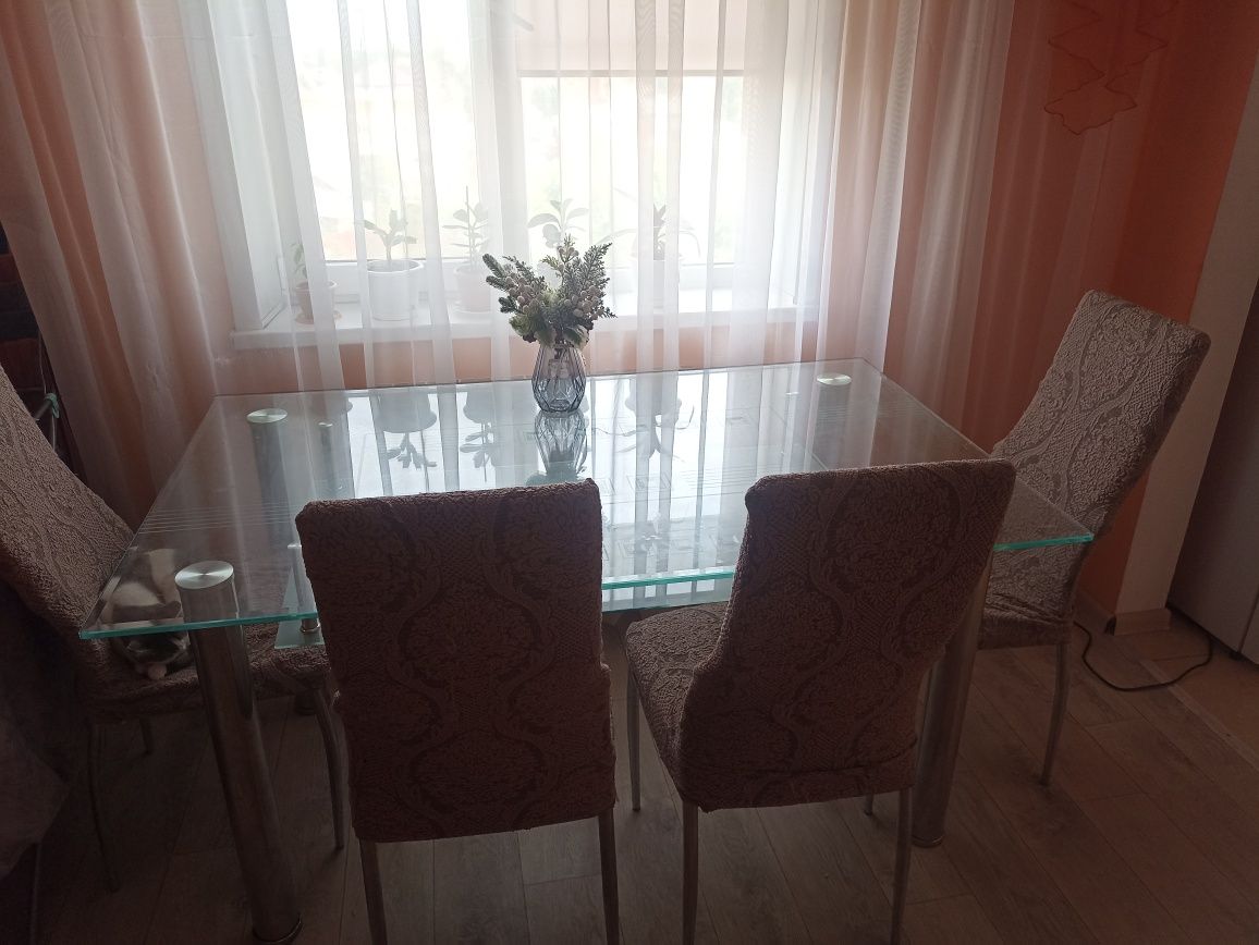 Продам стол со стульями