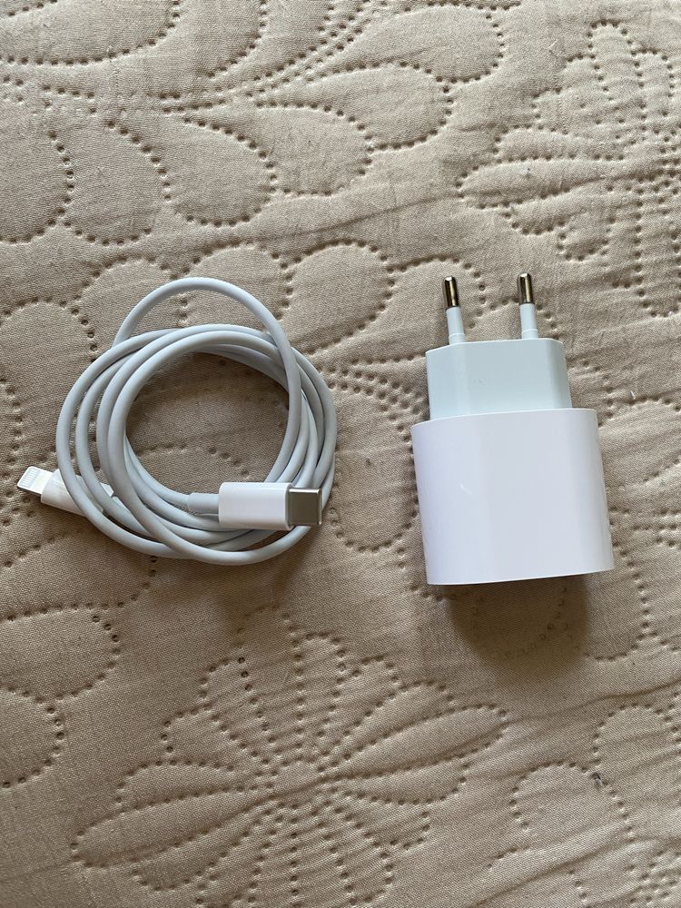 iPhone зарядка оригинал