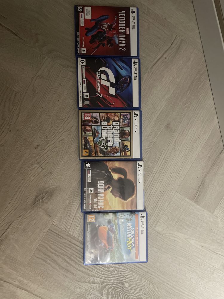 Продам PS5 плюс 5 игр