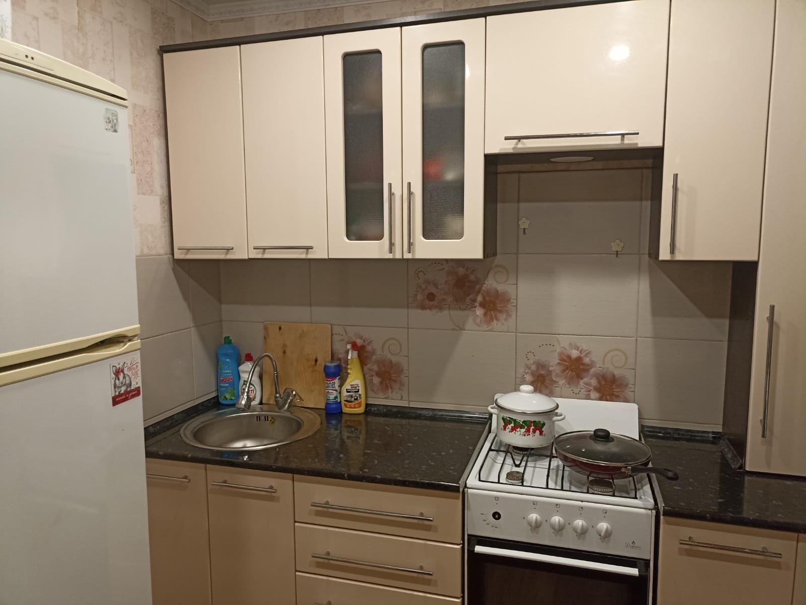 Продаётся 1-комнатная квартира район СКГУ
