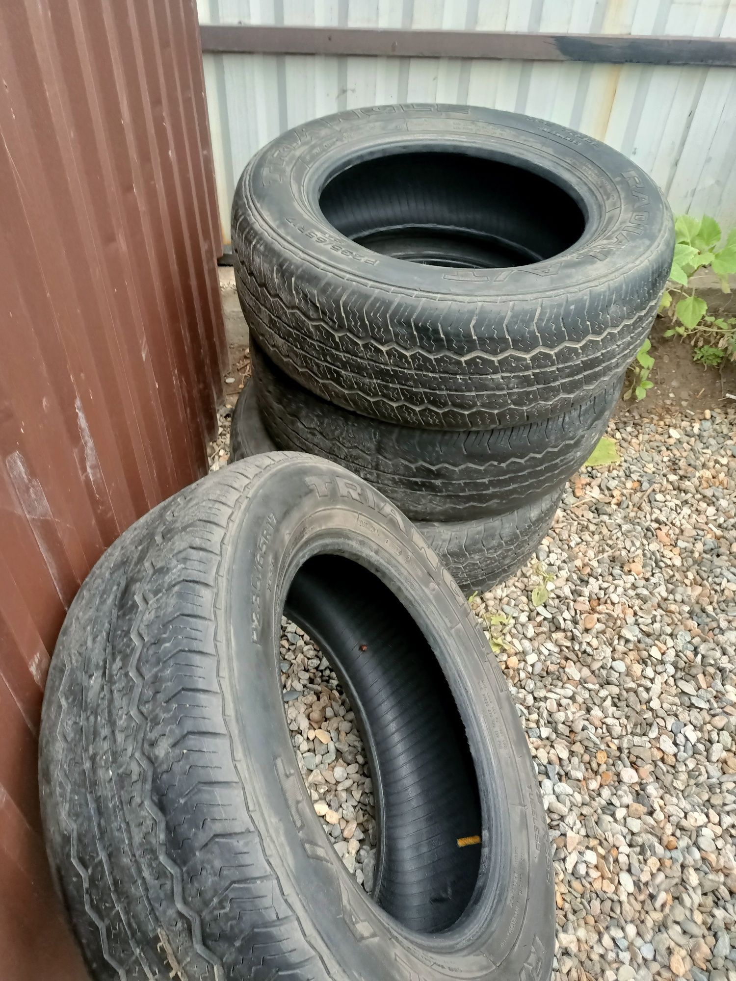 Продам шины  P235/60 R17