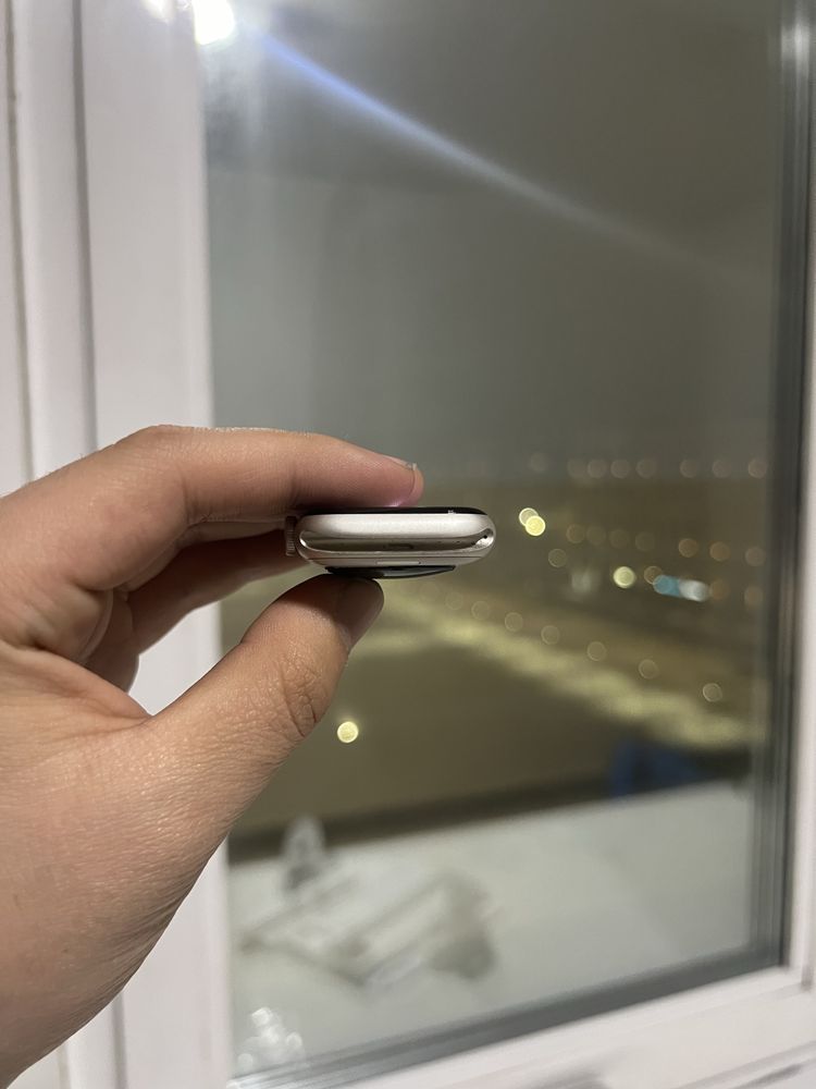 Apple watch se 2 оргинал емк 94 как новый без царапин 44 мм