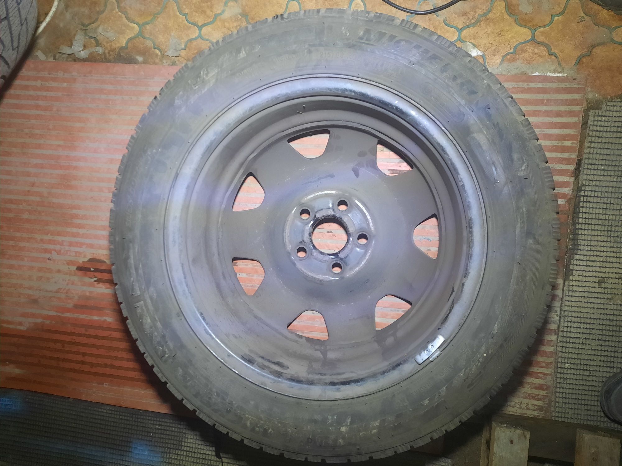 Колесо на volkswagen Transporter T5