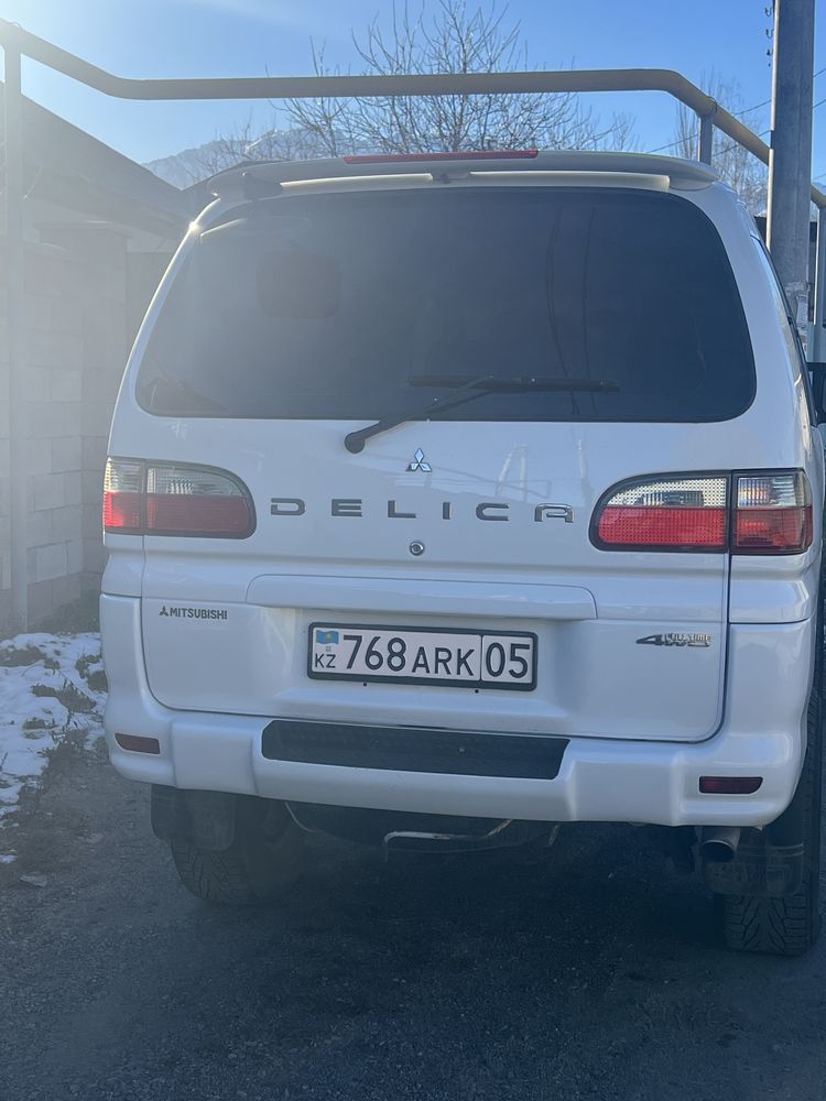 Mitsubishi DELICA