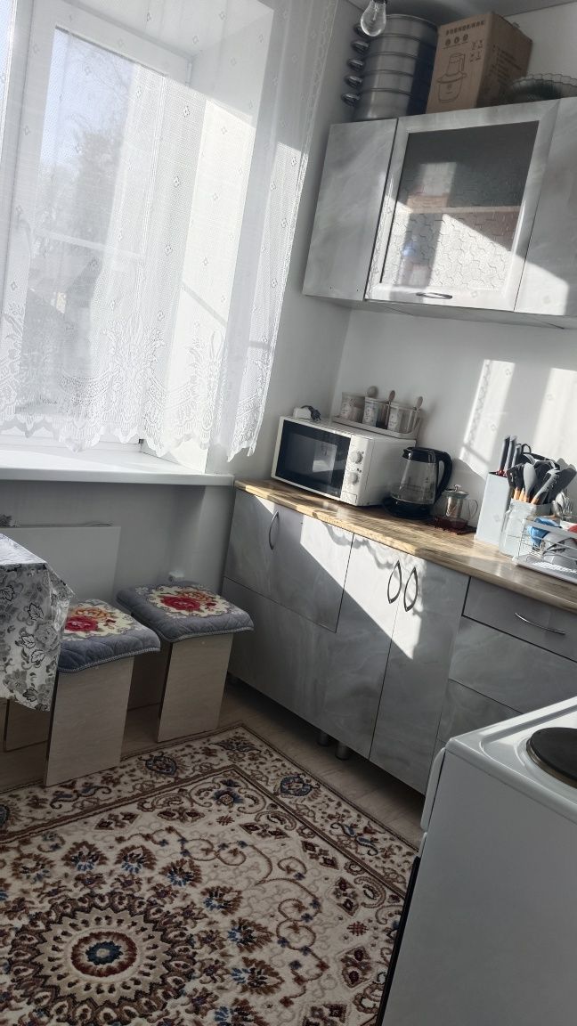 Продам 2-х комнатную квартиру в п Белоусовке.