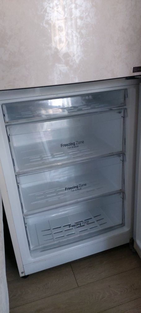 Продам холодильник