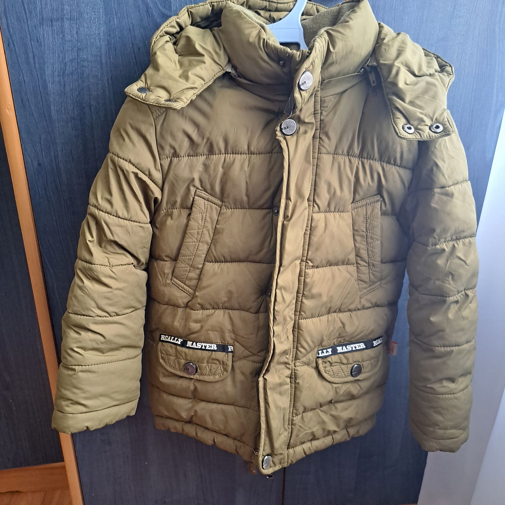 Продам куртки 104,3,4,6,л