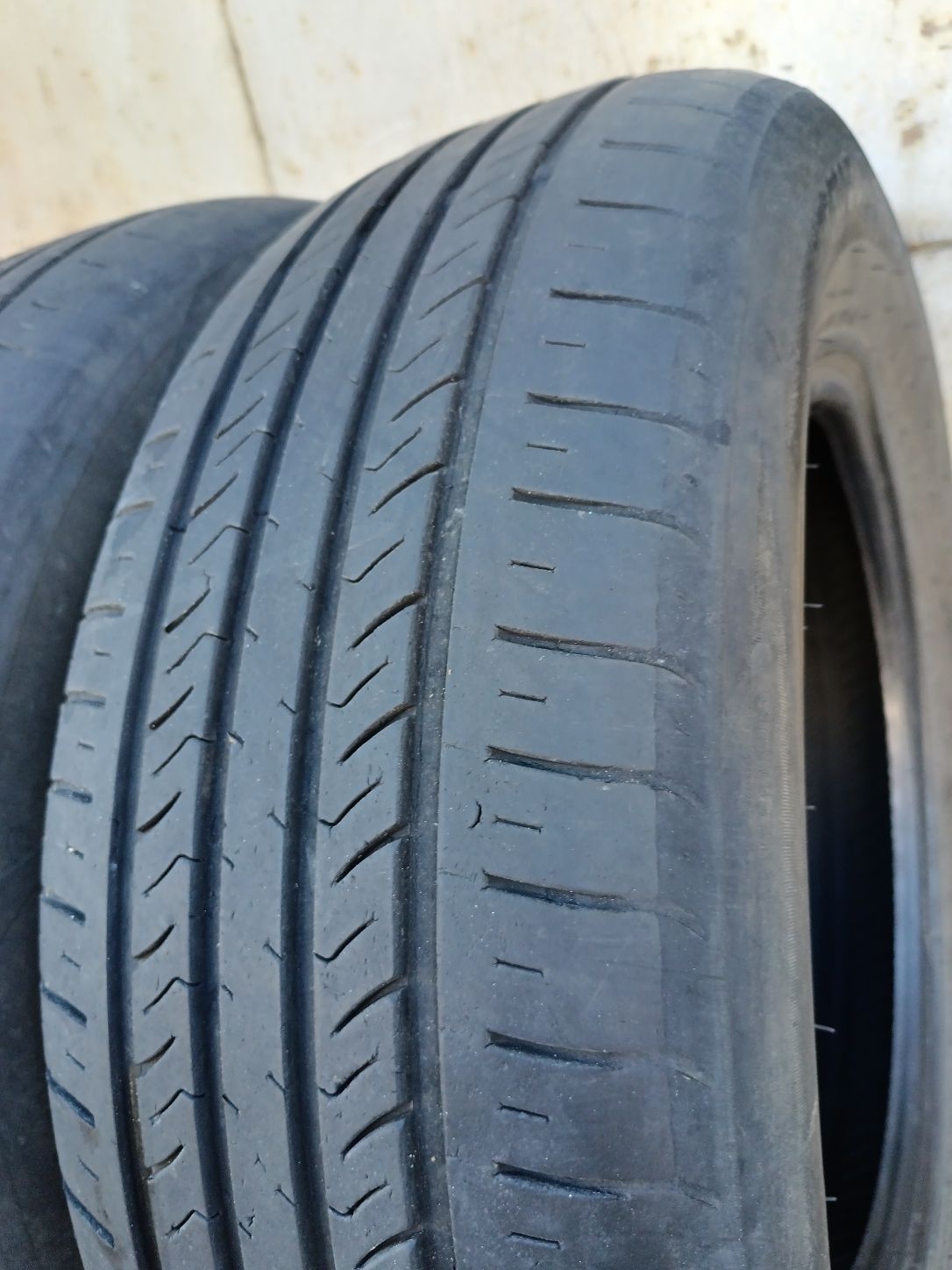 Продам 2 шины Trazano T-118 205/65 R15