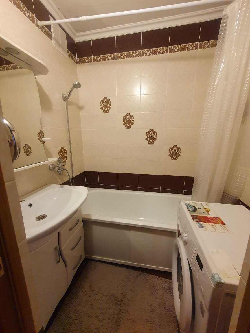 Продаётся 3 ком квартира 6 мкр Кунаева