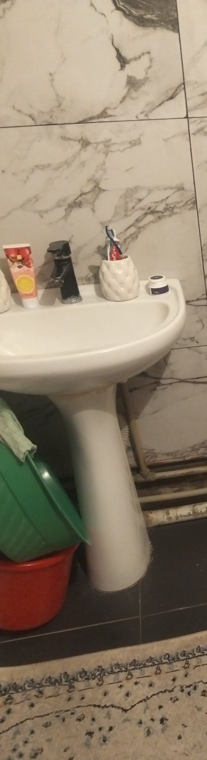 Продам раковину в ванную комнату