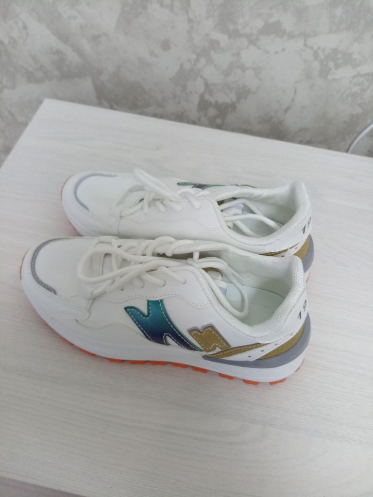 Продам новый женские красовки