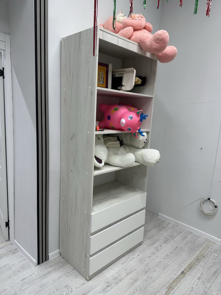 Срочно продам шкафы