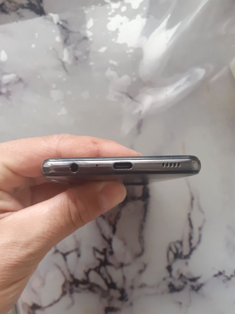Продам отличный телефон смартфон Samsung a52