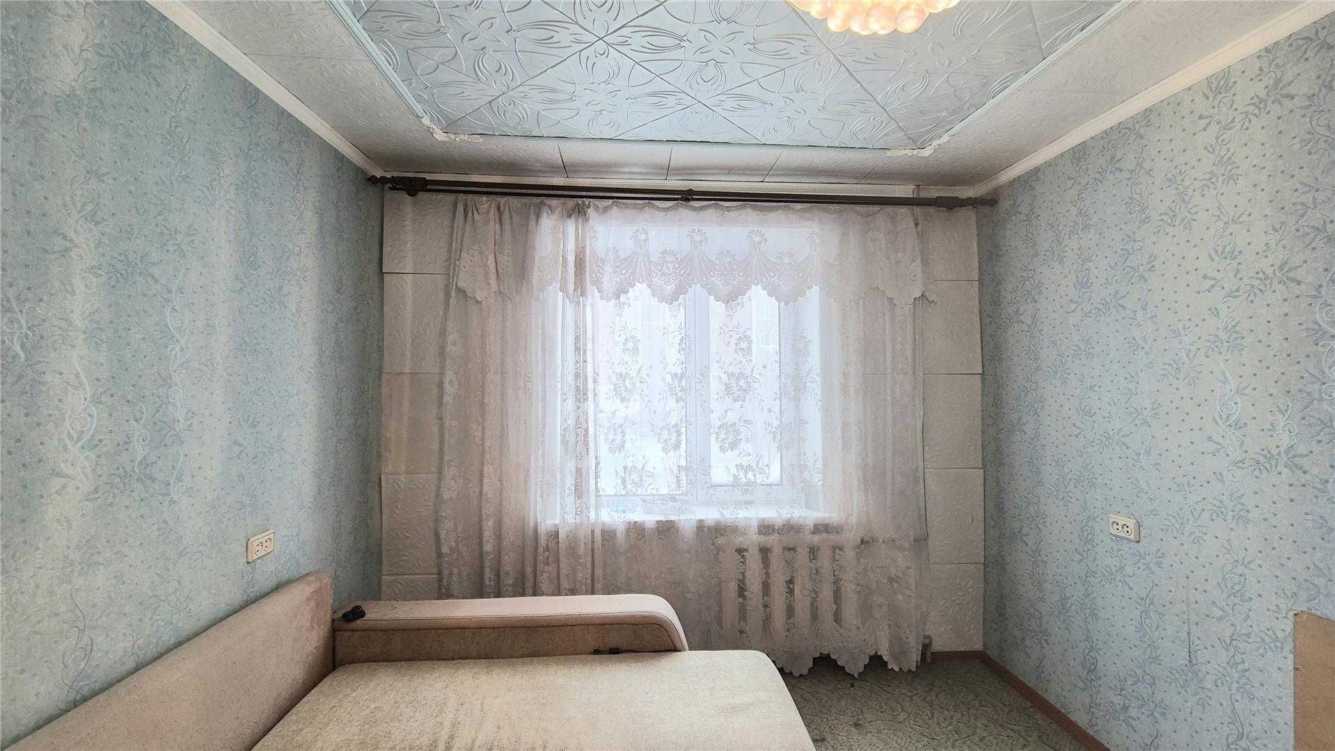 Продам 3 комн квартиру на 8 мкр  5 кольцо
на 2/5 эт