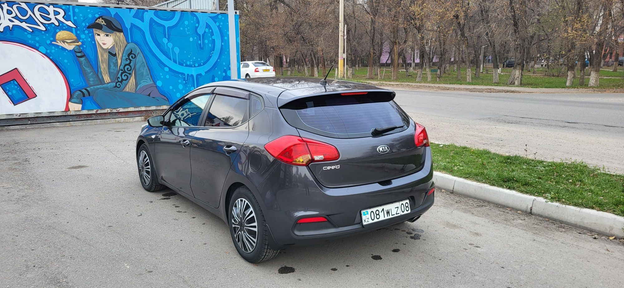 Колпаки 4 шт на R 16 универсальные подходят на все виды авто