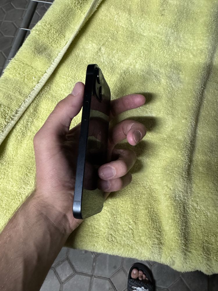 Продам 14 айфон в хорошем состояние