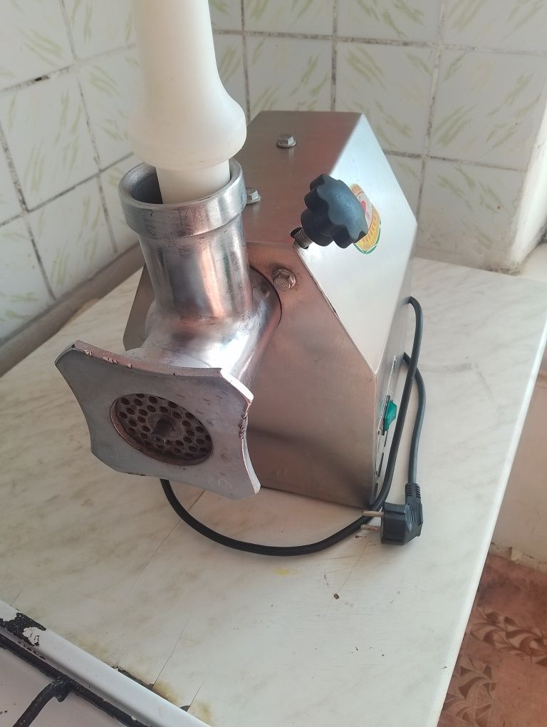 Мясарубка  электрический